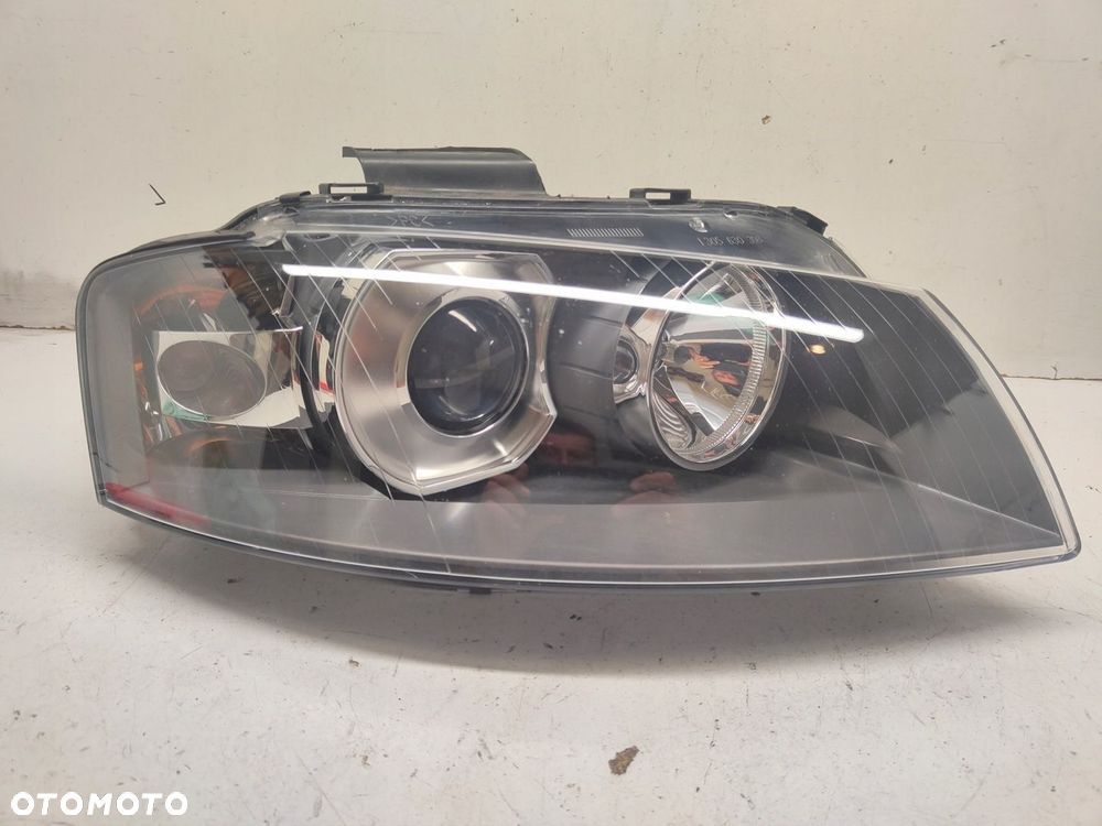 AUDI A3 8P XENON NIE SKRĘTNY LAMPA PRAWY PRZÓD 8P0941004M - 1