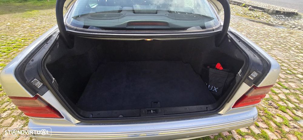 Mercedes-Benz E 220 - 12