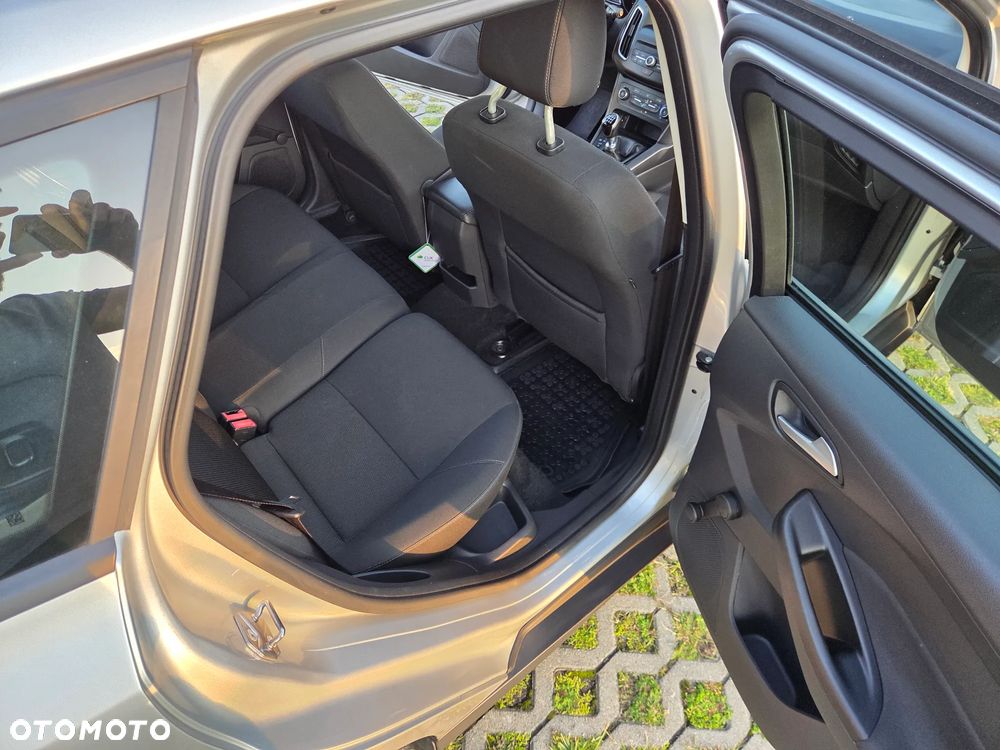Ford Focus 1.5 TDCi SYNC Edition - 18