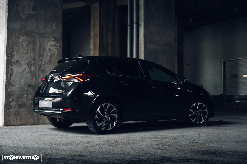 Toyota Auris 1.8 HSD Sport+Navi - 11