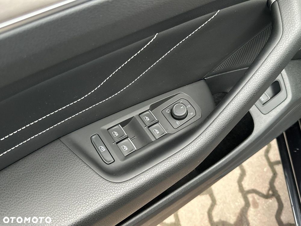 Volkswagen Passat - 30