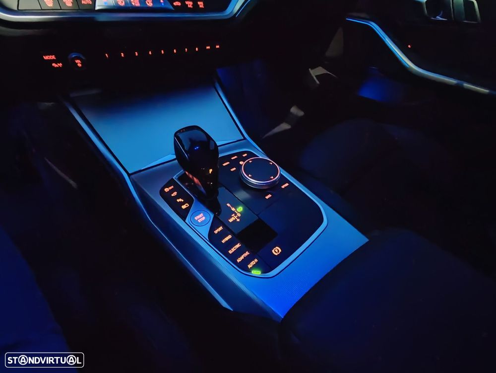 BMW 330 e Touring Pack M Auto - 10