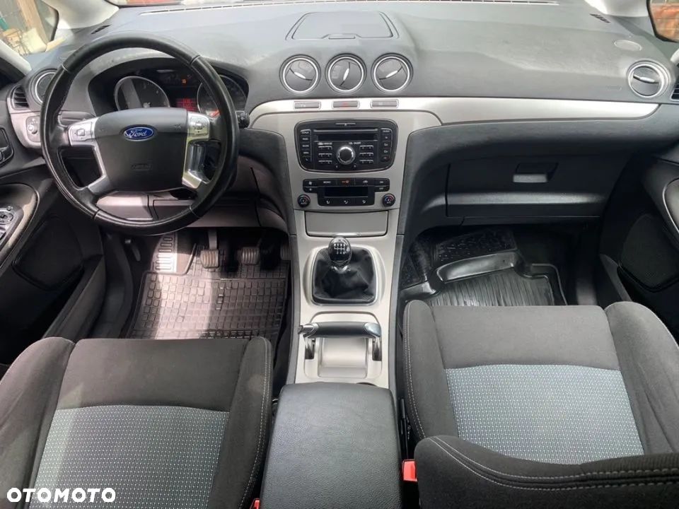 Ford S-Max - 11