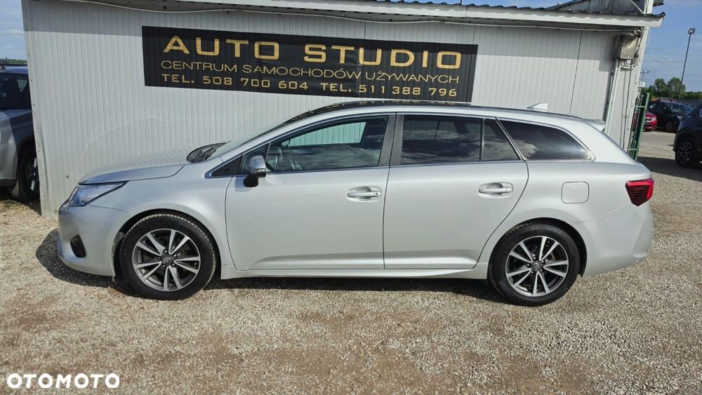 Toyota Avensis 2.0 D-4D Premium - 30
