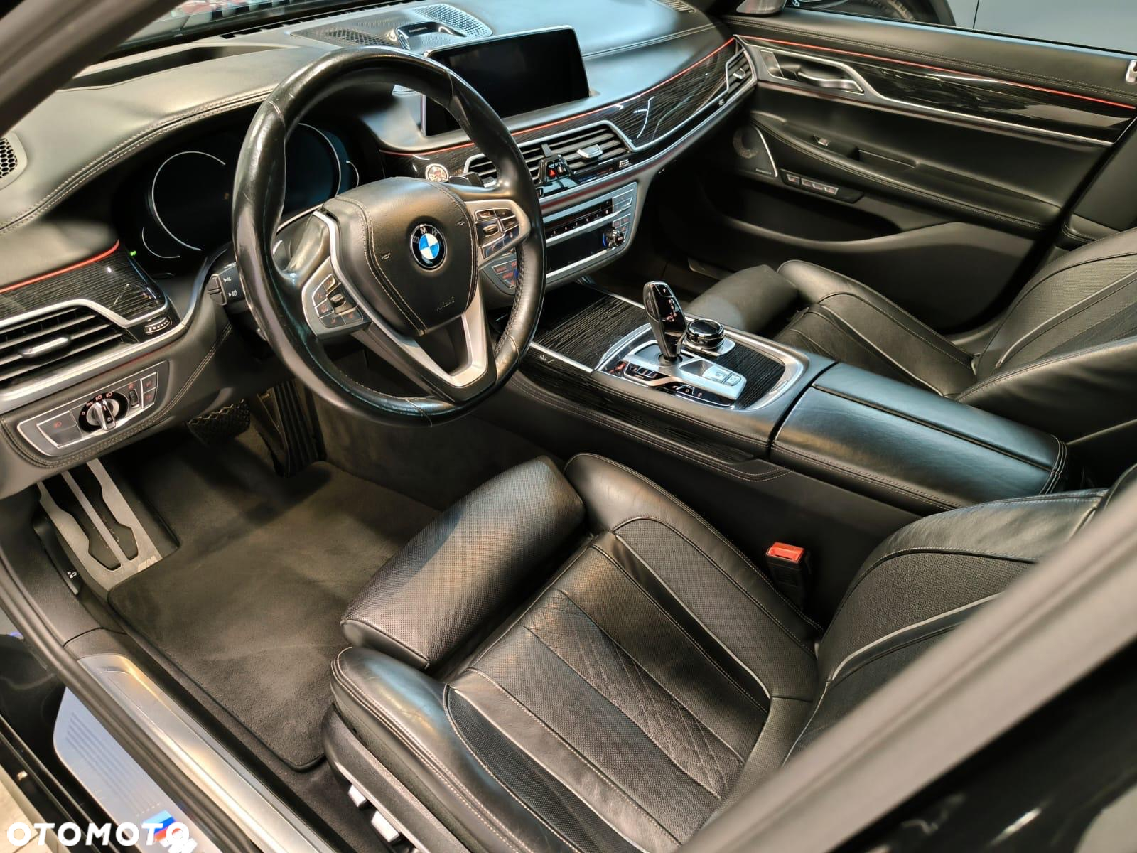 BMW Seria 7 750Li xDrive - 29
