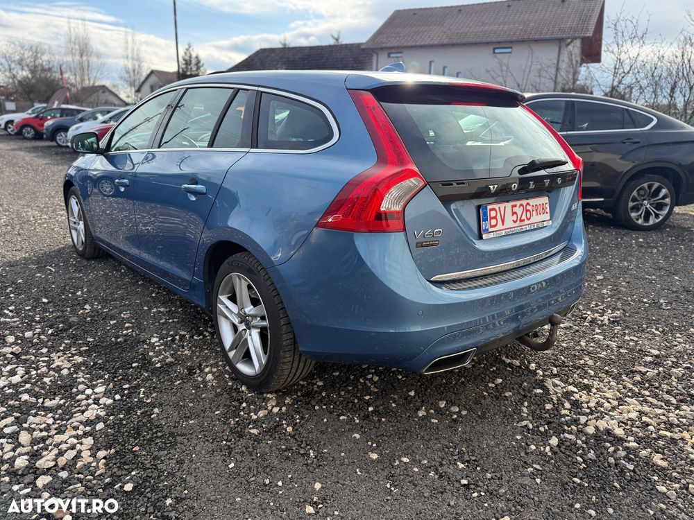 Volvo V60 D6 Plug-In-Hybrid AWD Geartronic Momentum - 3