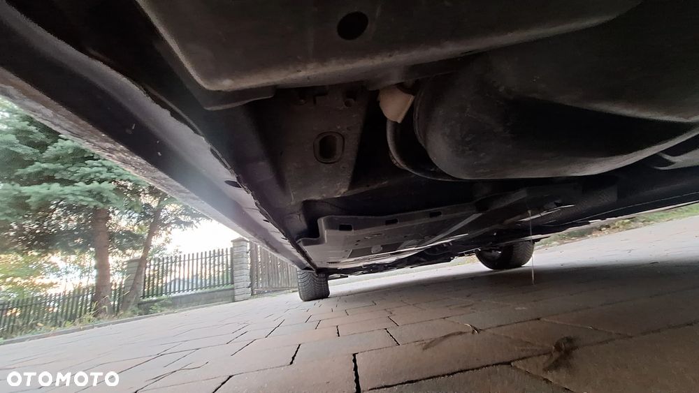 Toyota Auris 1.8 HSD Luna - 17