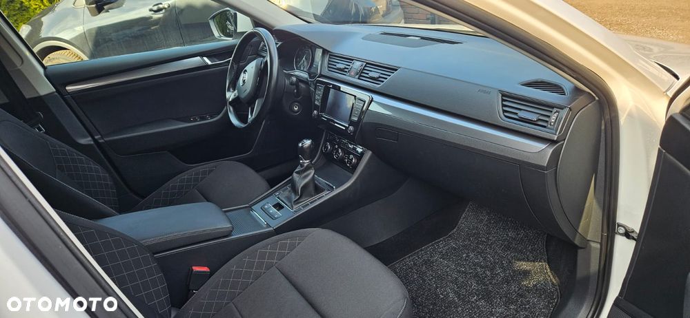 Skoda Superb 1.4 TSI ACTive - 7