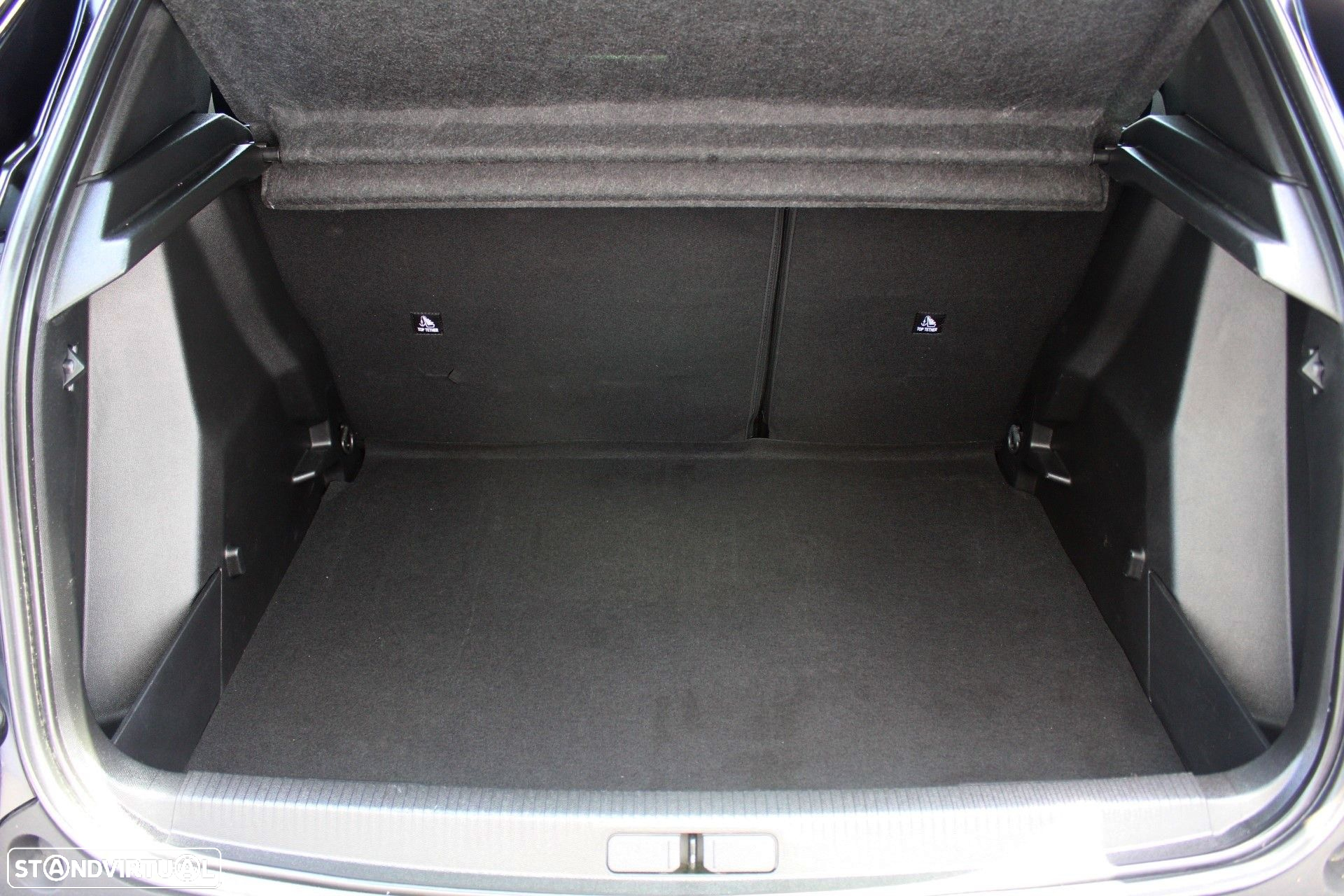 Peugeot 2008 1.2 PureTech Active Pack - 21
