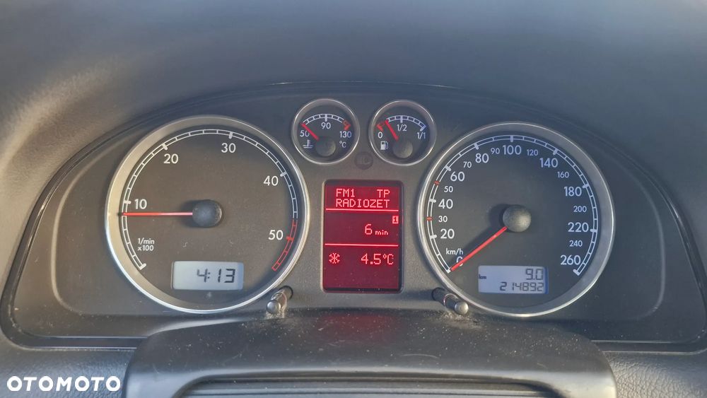 Volkswagen Passat 1.9 TDI Exclusive - 20