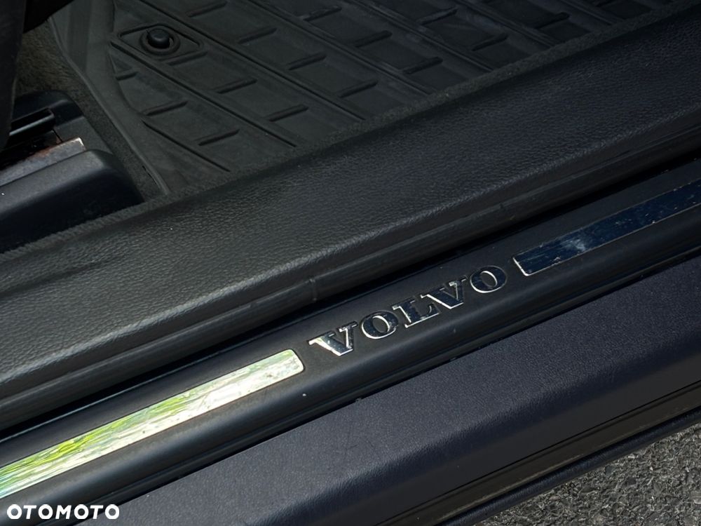 Volvo XC 70 D5 AWD Momentum - 11