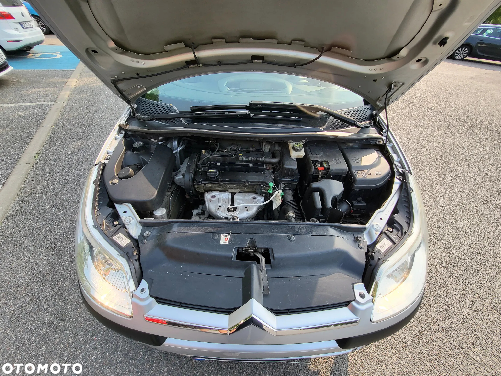 Citroën C4 1.4 16V Advance - 9