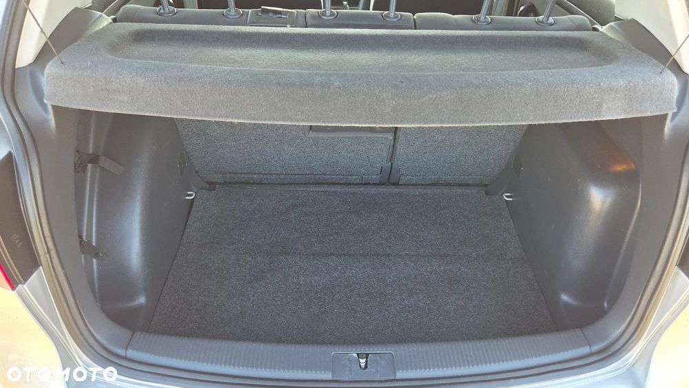 Volkswagen Golf Plus 2.0 TDI Comfortline - 33