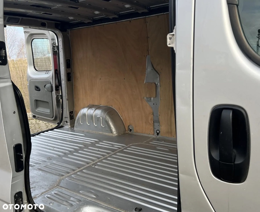 Opel Vivaro Blaszak - 6