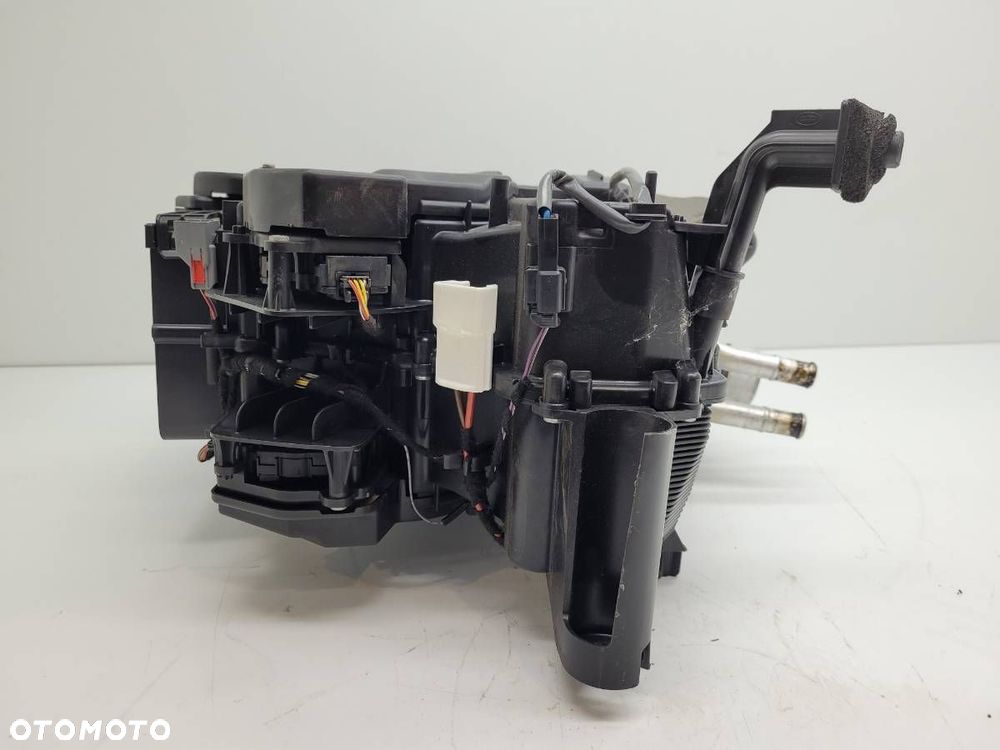 NAGRZEWNICA TYŁ HY32-18D283-AA RANGE ROVER II 2018 L494 EUROPA - 8