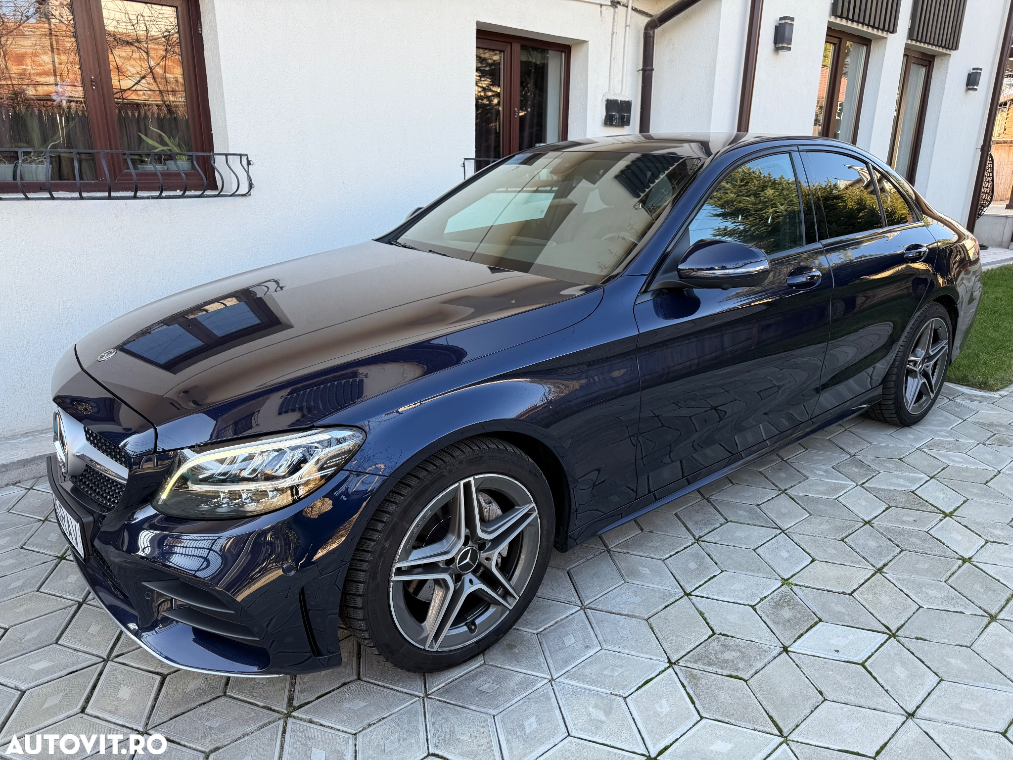 Mercedes-Benz C 180 9G-TRONIC AMG Line - 9