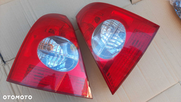 lampa tylna prawa lub lewa renault clio II 2 lift FL