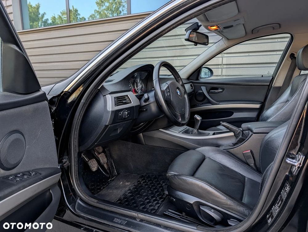 BMW Seria 3 325i Edition Exclusive - 5