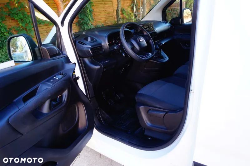 Toyota Proace City 1.5 D-4D Long 2,4t Active (bryg.) - 18