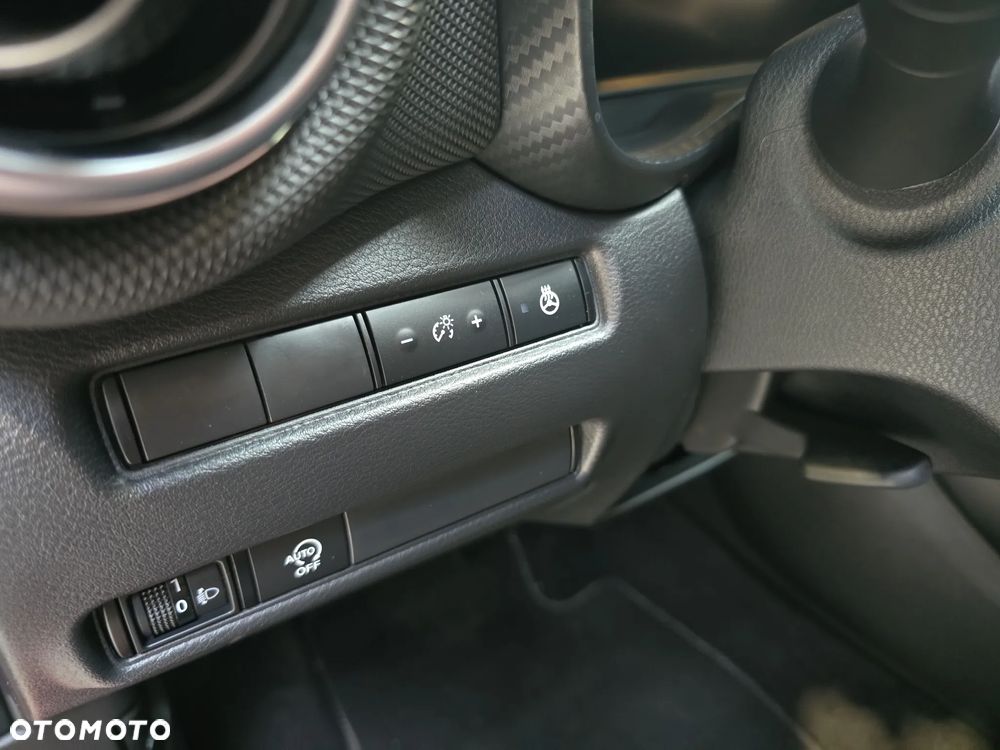 Nissan Juke 1.0 DIG-T N-Connecta DCT - 12