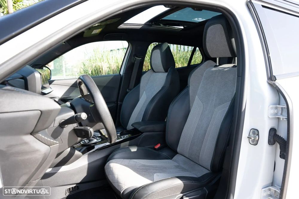 Peugeot e-2008 50 kWh GT - 22