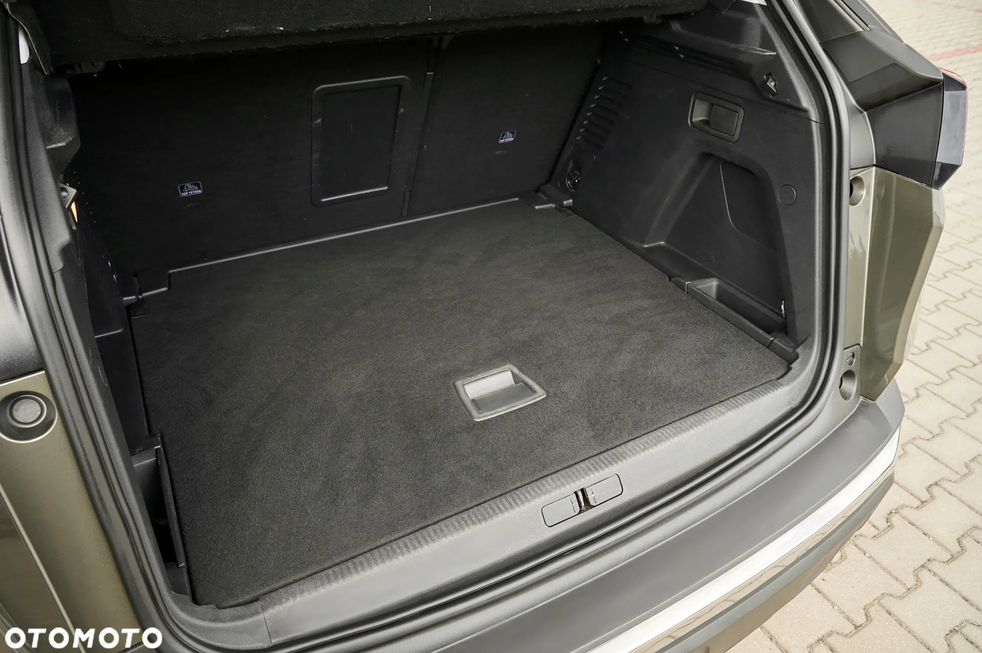 Peugeot 3008 1.2 PureTech Allure S&S EAT6 - 12