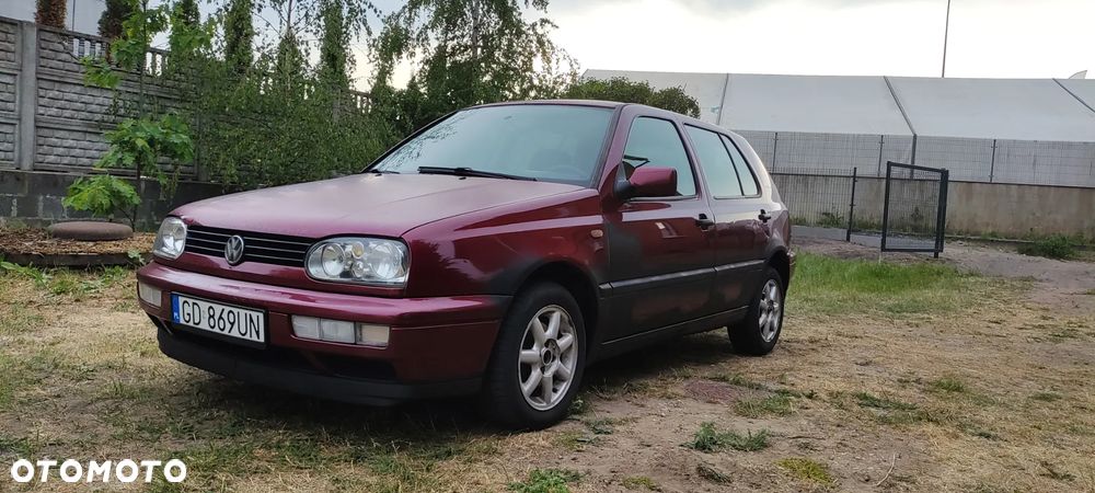Volkswagen Golf - 1