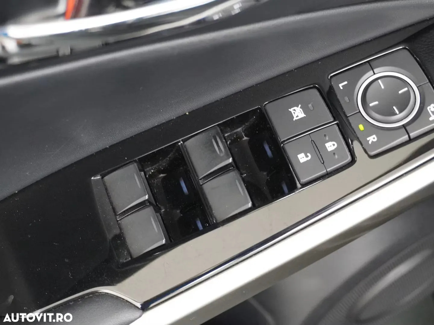 Lexus Seria IS 300h - 31