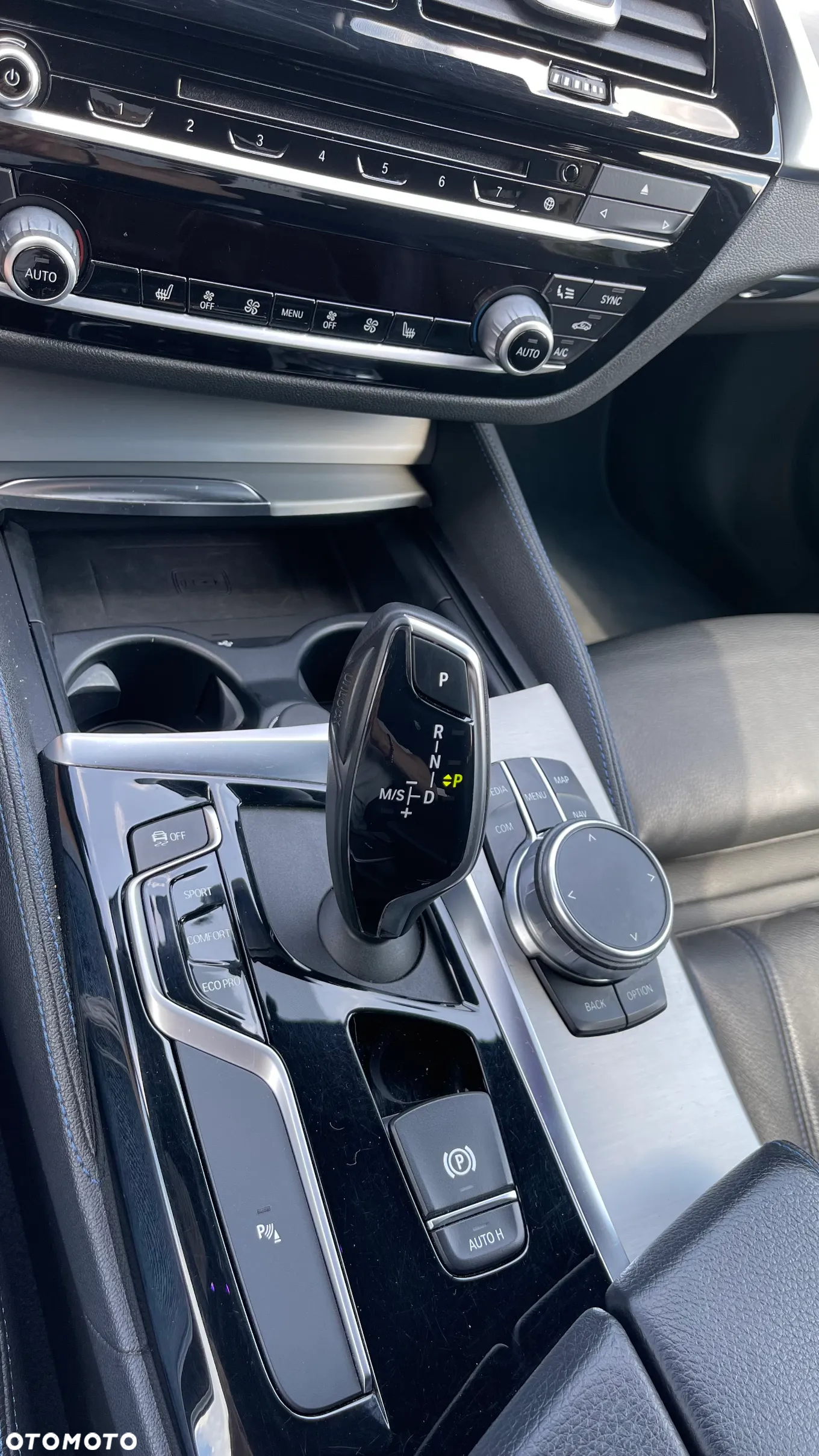 BMW Seria 5 520d M Sport - 11