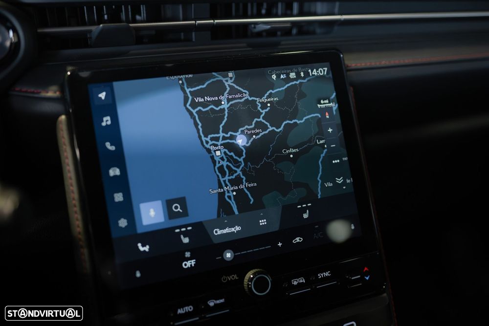 Lexus LBX Emotion - 36