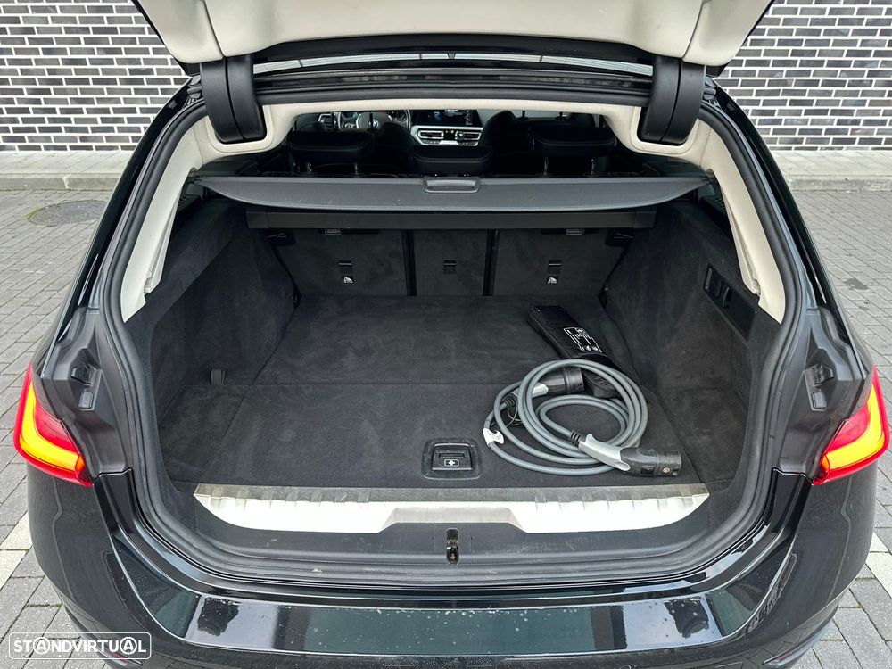 BMW 330 e Touring Corporate Edition Auto - 10