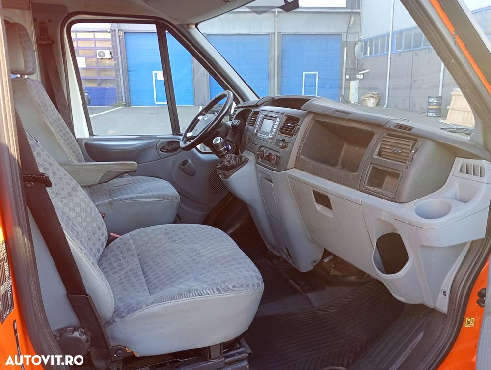 Ford Transit Turneo - 14