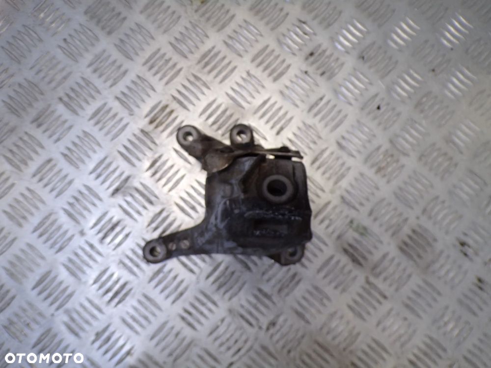 ŁAPA SILNIKA BMW G21 6876206 - 2