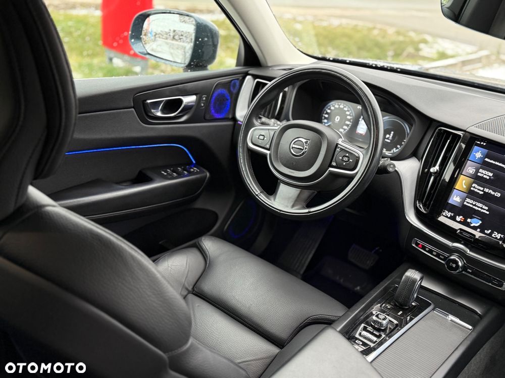 Volvo XC 60 T6 AWD Recharge Geartronic Inscription Expression - 11