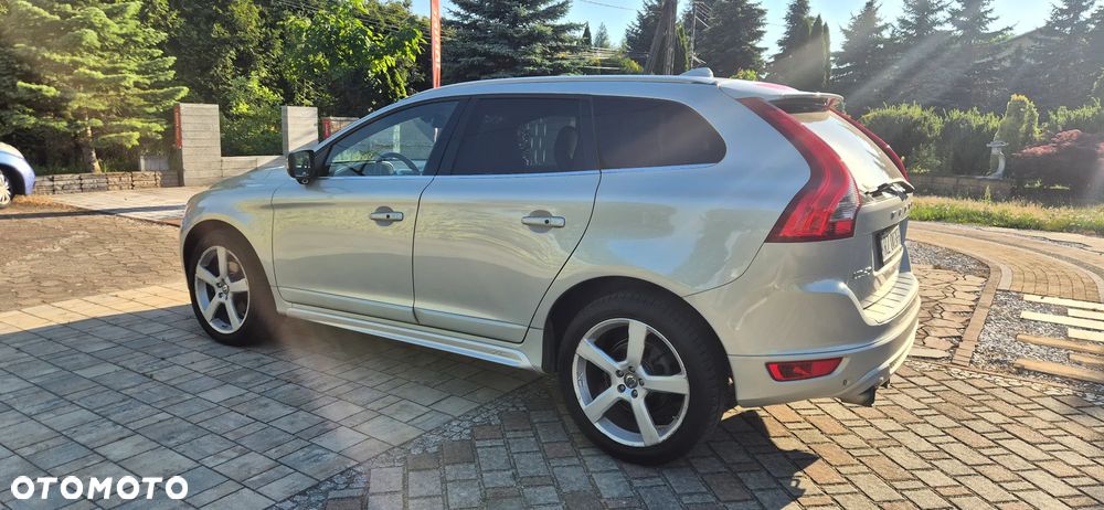 Volvo XC 60 T6 AWD Drive-E R-Design Momentum - 4