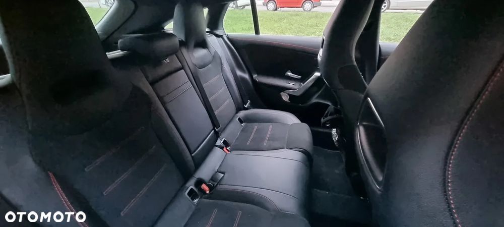 Mercedes-Benz CLA 200 d AMG Line 8G-DCT - 12