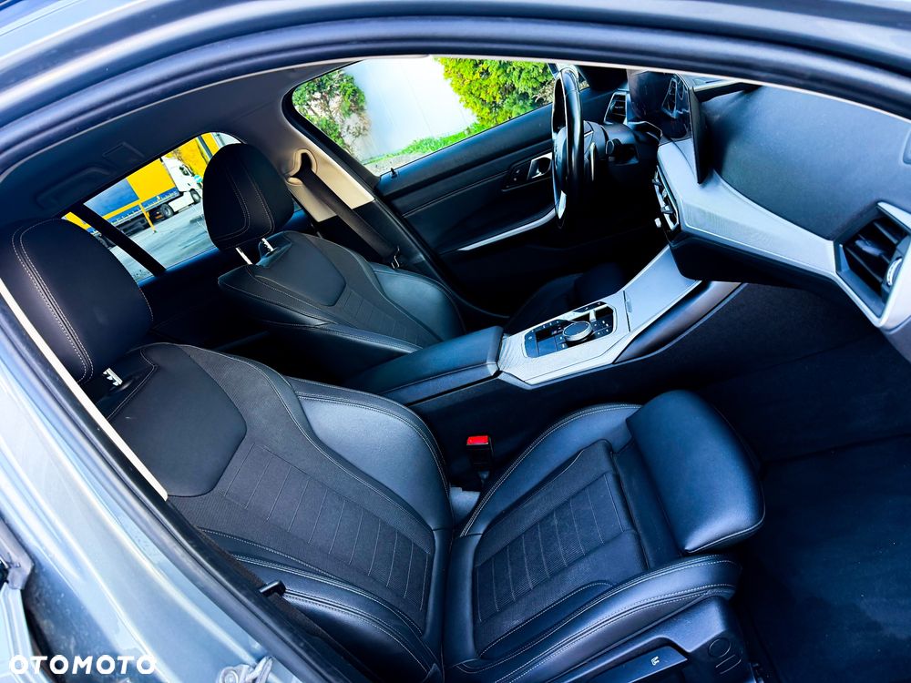 BMW Seria 3 320d - 34