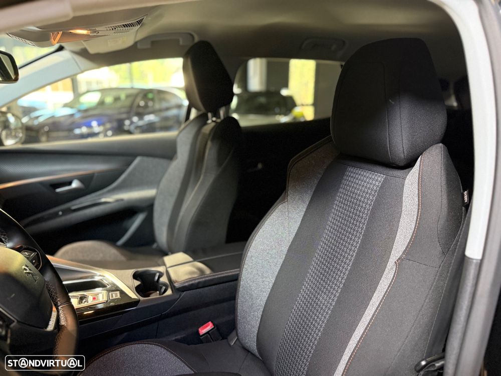 Peugeot 3008 BlueHDi 130 Stop & Start EAT8 Allure - 28