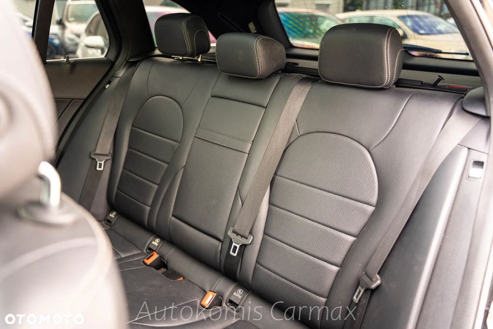 Mercedes-Benz Klasa C 300 9G-TRONIC - 21