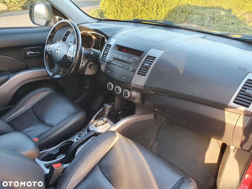 Mitsubishi Outlander 2.4 4WD CVT Instyle - 13