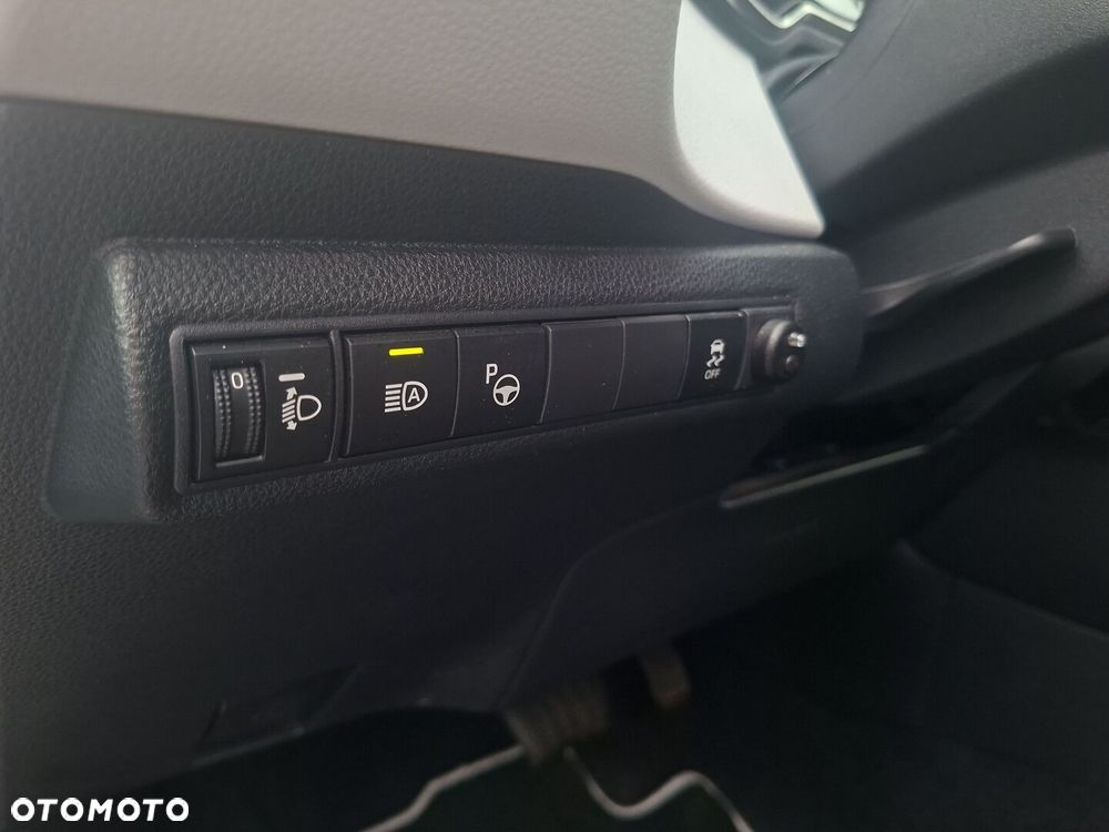 Toyota Corolla 2.0 Hybrid Comfort - 24