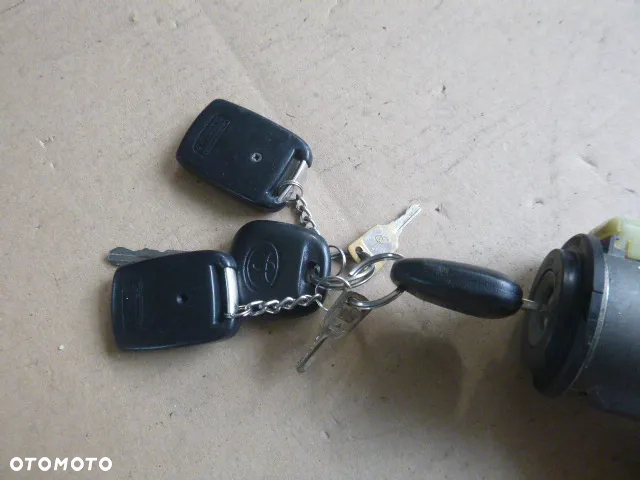 ZESTAW STARTOWY KOMPUTER STACYJKA IMMOBILIZER TOYOTA YARIS II 1.3 - 11