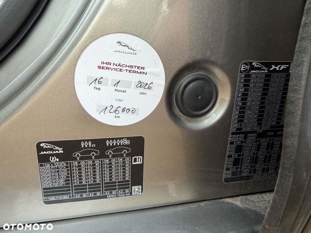 Jaguar XF P250 HSE - 26