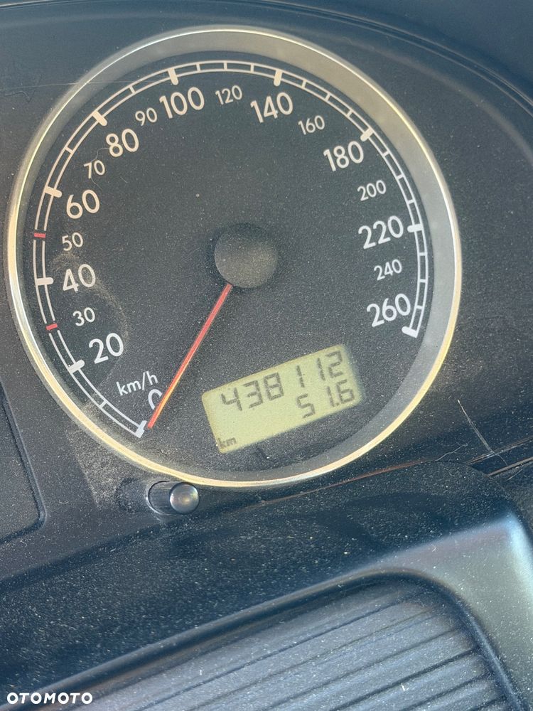 Volkswagen Passat - 8