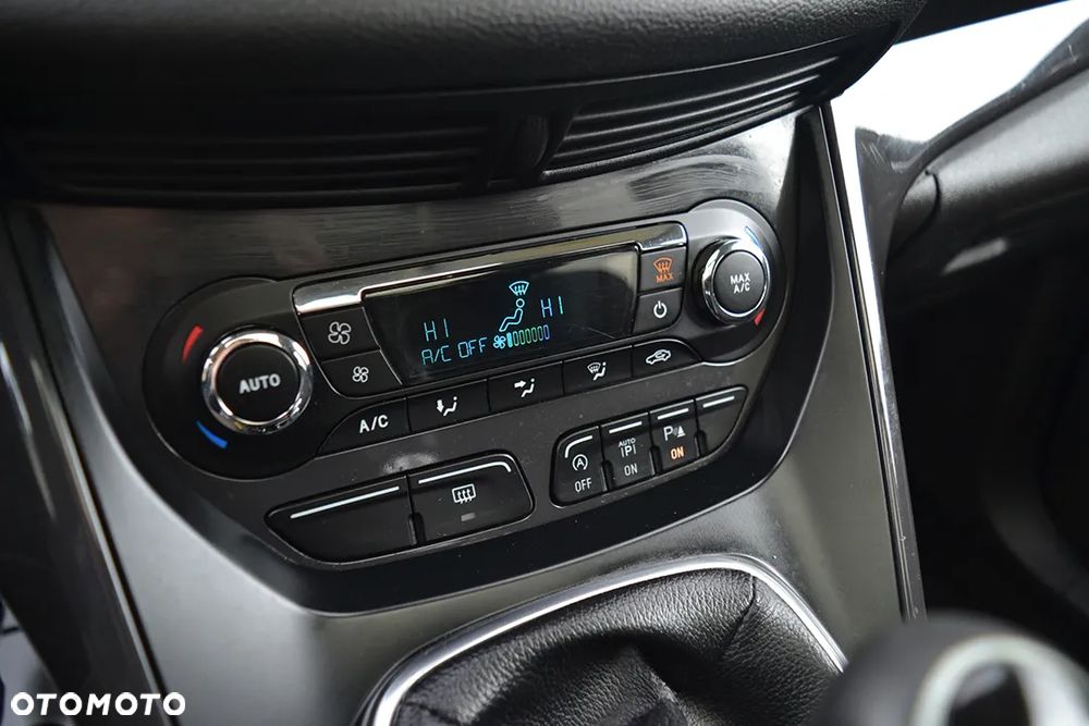 Ford Kuga 2.0 TDCi 2x4 Titanium - 30