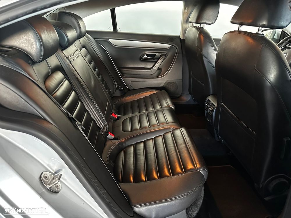 VW Passat CC 2.0 TDi BlueMotion - 32