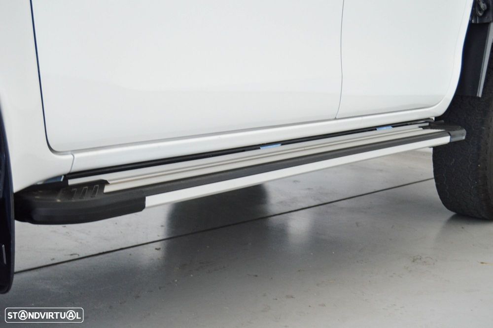 Toyota Hilux 2.4 D-4D 4X2 Cabine Dupla 5L - 24
