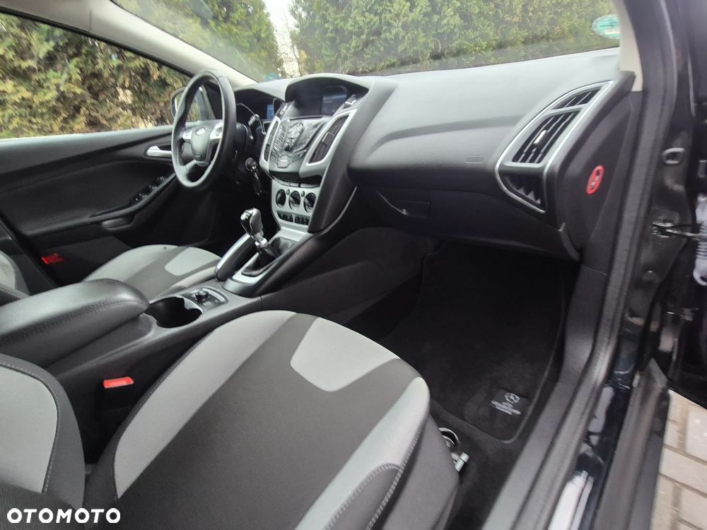 Ford Focus - 32