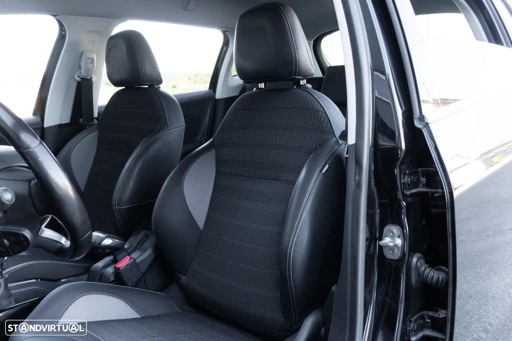 Peugeot 2008 1.2 PureTech Signature - 19