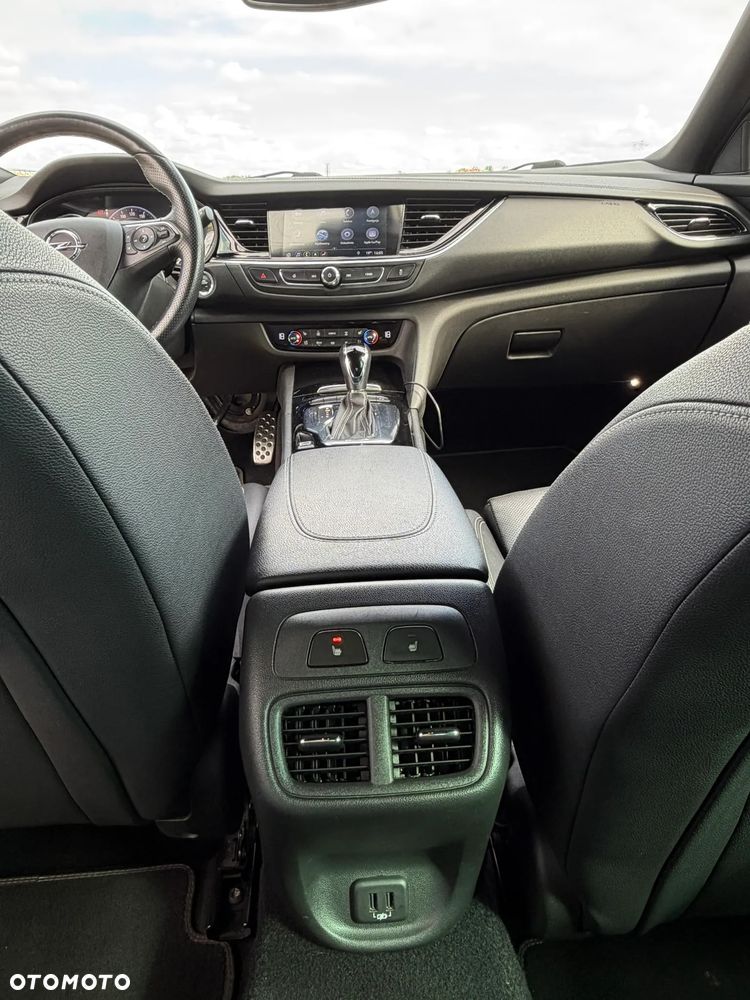 Opel Insignia CT 1.5 T Exclusive S&S - 18